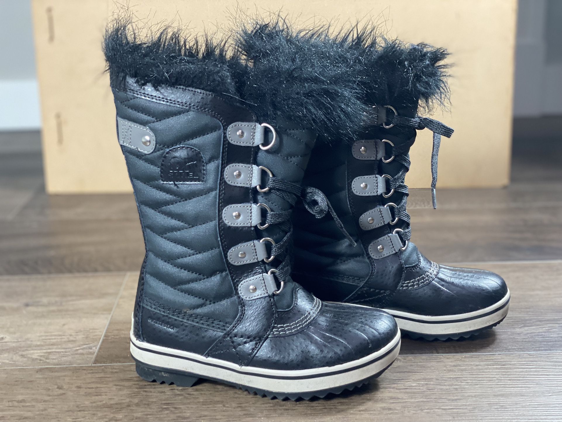 Sorel tofino Girls Boots Size 1