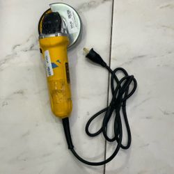 DEWALT DWE4011R 7A 12,000 RPM 4-1/2" Corded Angle Grinder 