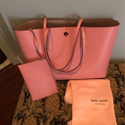 Kate Spade Purse Lrg &https://offerup.co/faYXKzQFnY?$deeplink_path=/redirectfirm/ W/tag.Firm
