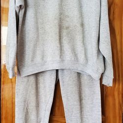 LEE Unisex Joggers Fleece Halloween Pants Sweatpants Sweater Top Athletic Gym

Lee Halloween set
Gray color
Sweatpants size M
Sweatshirt size XL
50% C