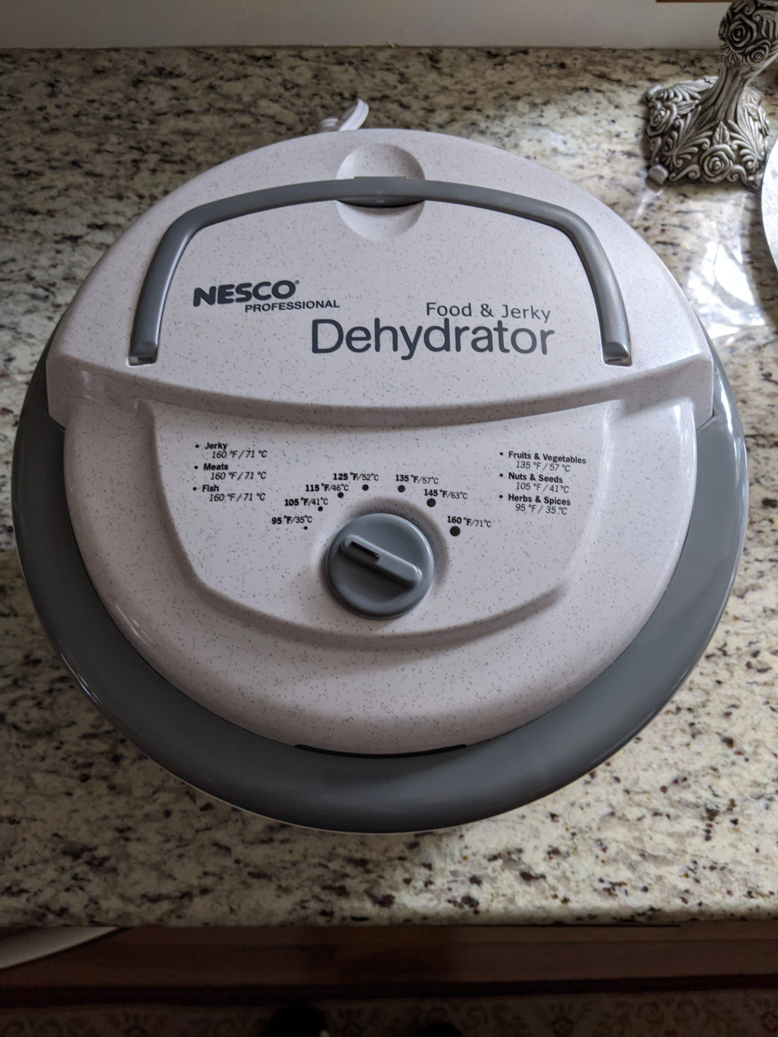 Nesco FD-75A Professional Food & Jerky Dehydrator