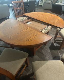 Round Dining Table, With Extension