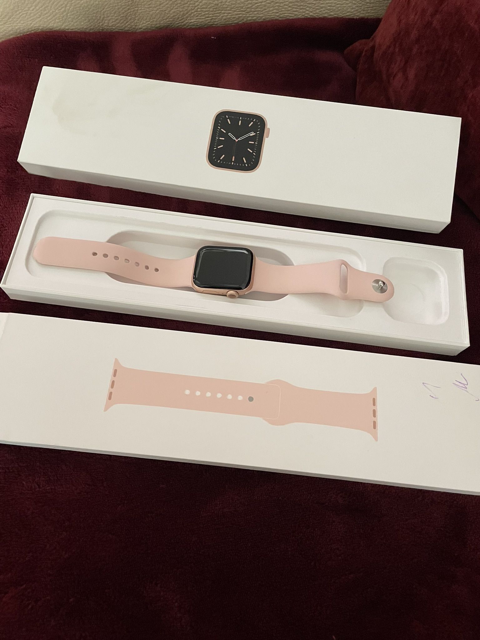 Beautiful Set Of 2 Apple Watches Like New 