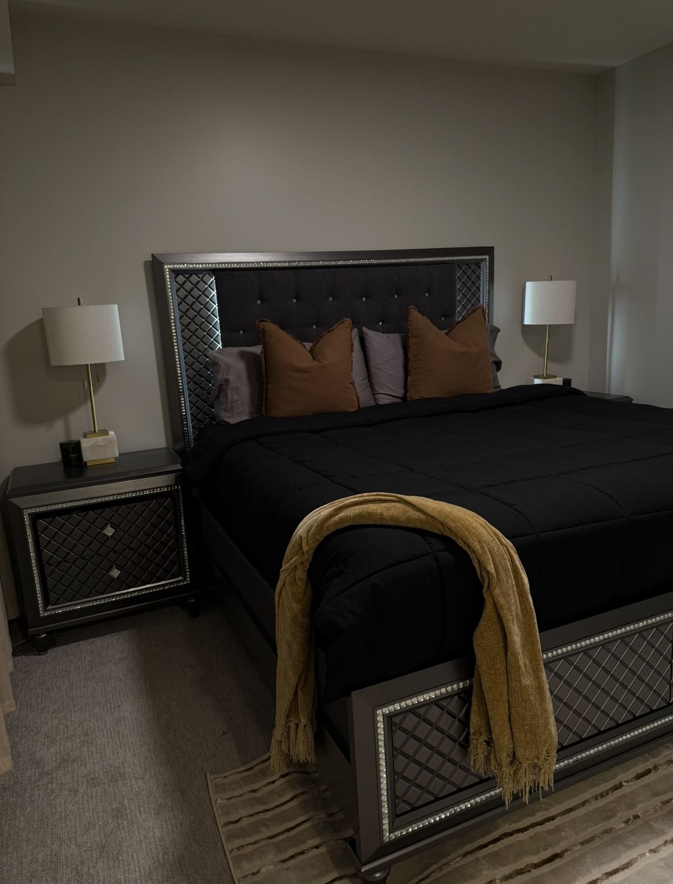 Demetria Metallic Gray King Upholstered Panel Bed Excellent Condition!