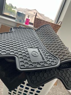 Set of 4 Mercedes car mats