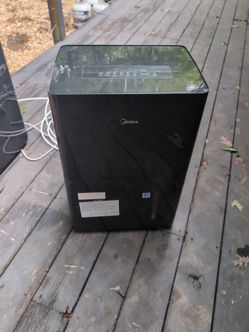 Midea dehumidifier -brand new