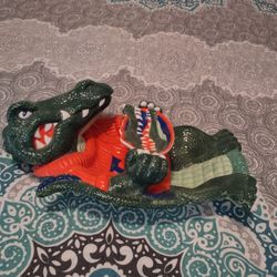 Gator Chip And Dip Platter 