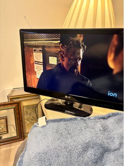 24 inches LG tv
