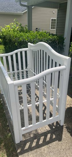 Baby crib