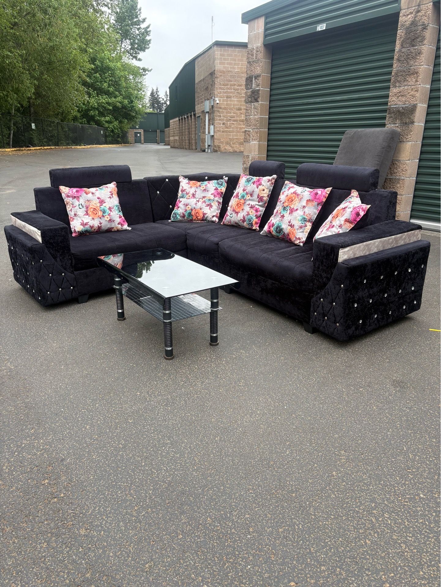 ๐ฅ BLACK VELVET SECTIONAL + GLASS COFFEE TABLE ๐ฅ