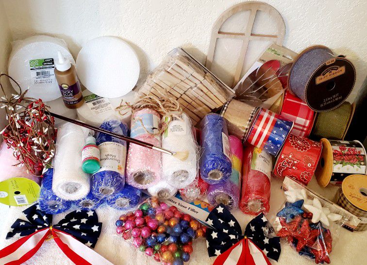 XL Arts & Crafts DIY Patriotic Red White & Blue Homestead Ribbon Bows Wreath Lot
