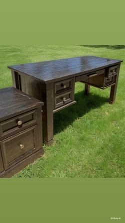 Townser Desk and file cabinet