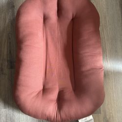 Snuggle Me Infant Lounger