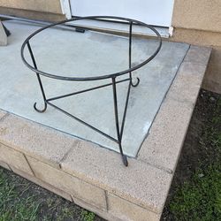 Metal plant stand