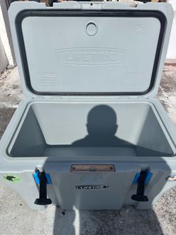 Lifetime cooler 77 qt