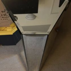 Mirrored Pedestal Stand