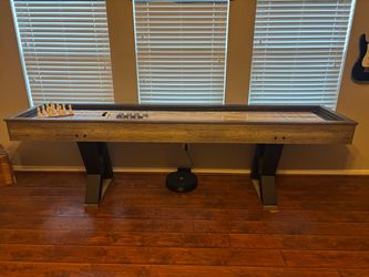 Shuffle board