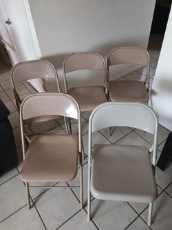 Set of  5 Metal Heavy Duty Folding Chairs / Sillas De Metal