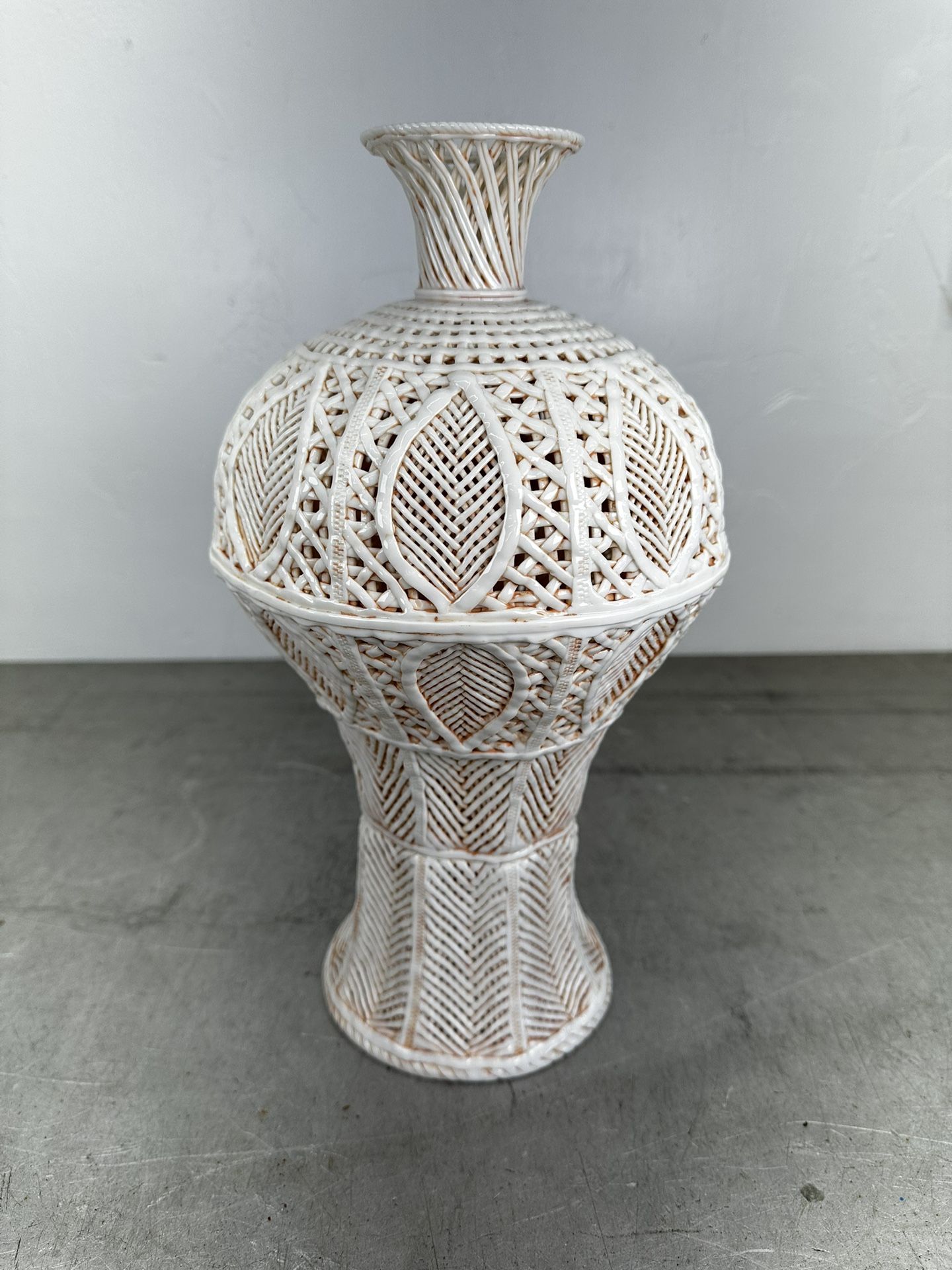 Antique Chinese Cizhou Ware White Glaze Porcelain Song Style Hollow Bottle Vase