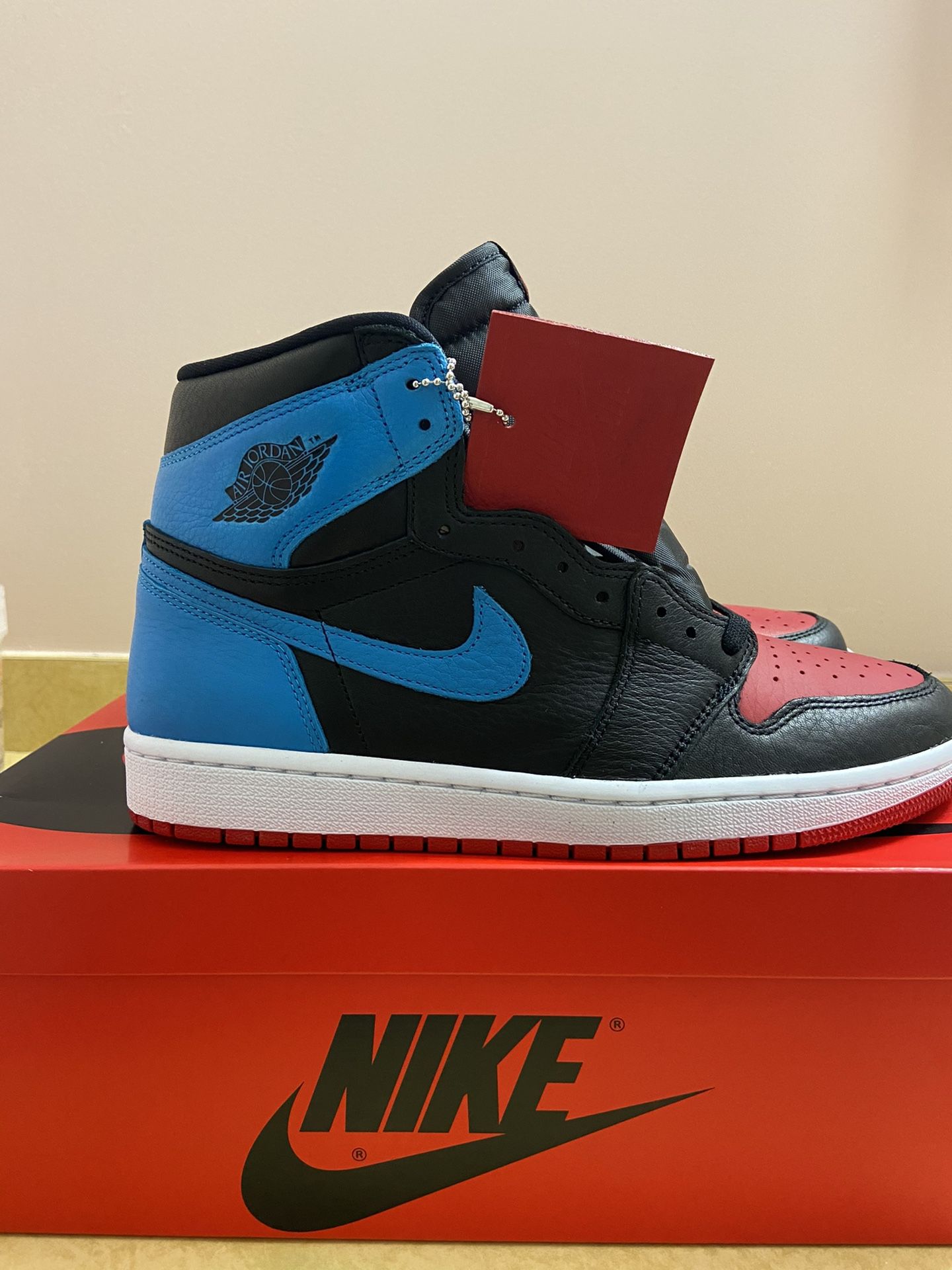 Air Jordan 1 UNC To Chicago Size 8.5W (7 Mens) NEW