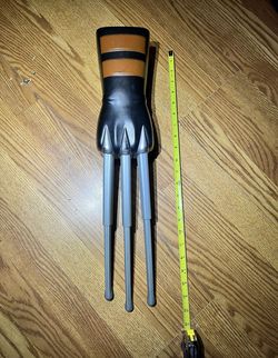 Hasbro Marvel Wolverine Extendable Claw Hand X-Men 2008