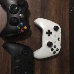 Xbox controllers 