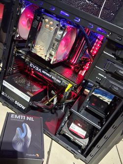 Gaming pc DDR4 16gb works perfectly runs anything with mouse and keyboard
