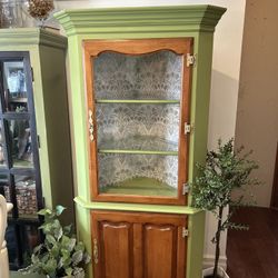 Country Cottage Corner Cabinet *Delivery Is Available *