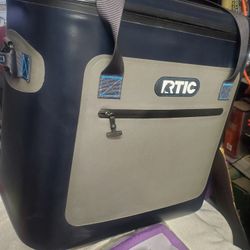 Brand New 40 Can Cooler RTIC
