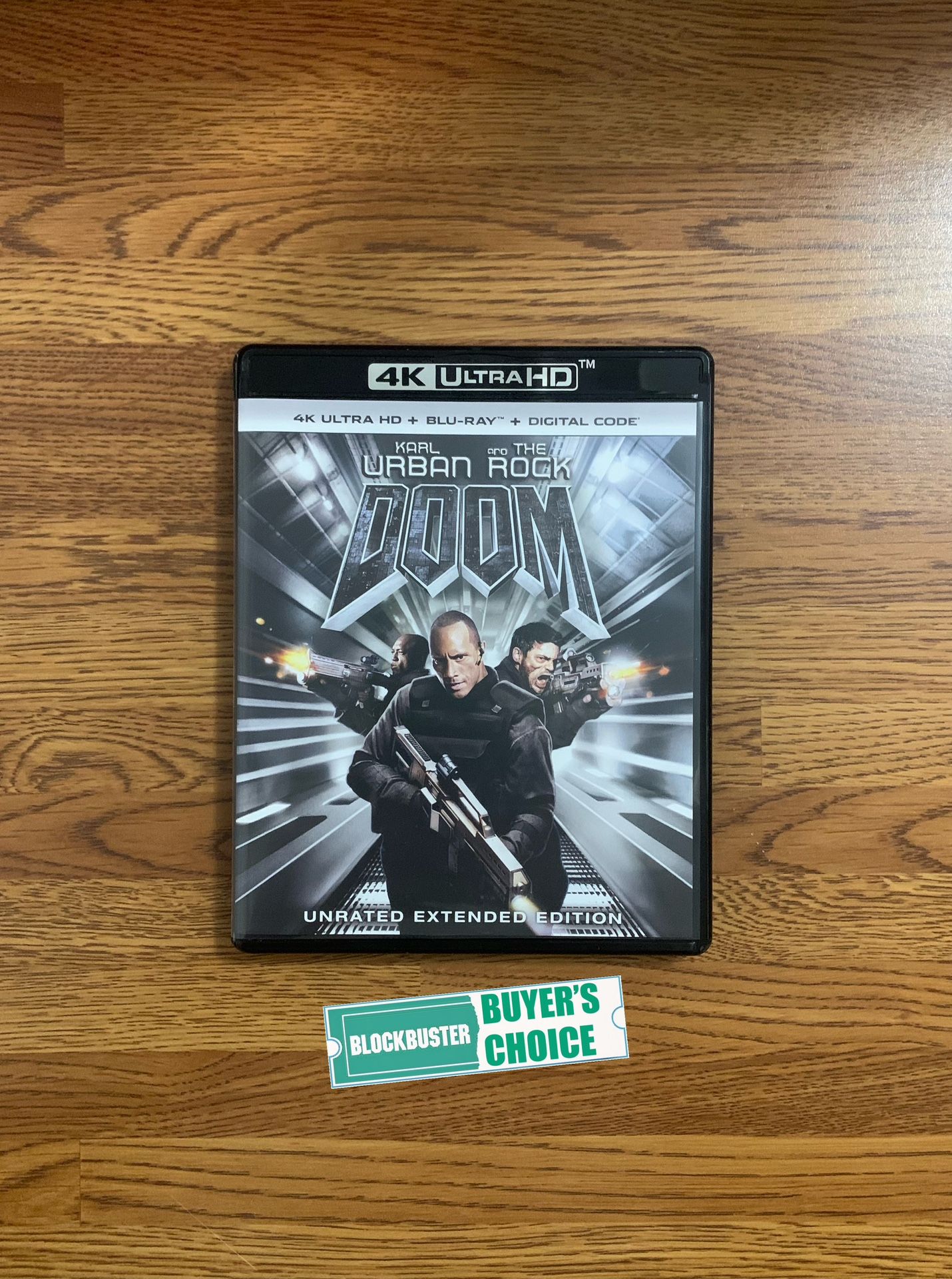 Doom (Unrated Extended Edition) 4K UHD Blu-ray Combo Pack [4K UHD Blu-ray + Blu-ray]