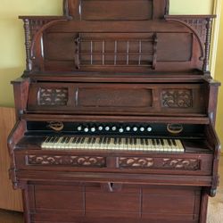 Vintage Pump Organ - For Display/Restoration