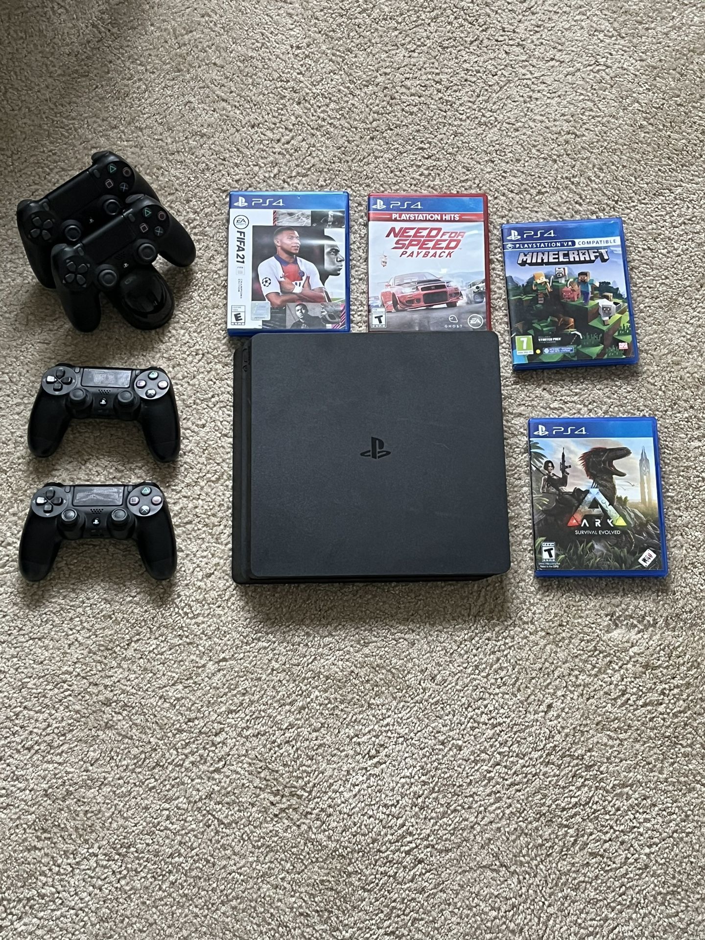 PlayStation 4 bundle! 🎮