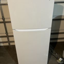 LG Top Freezer Refrigerator 