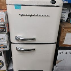 Frigidaire
7.5 cu. ft. Mini Fridge in Cream with Rounded Corners and Top Freezer