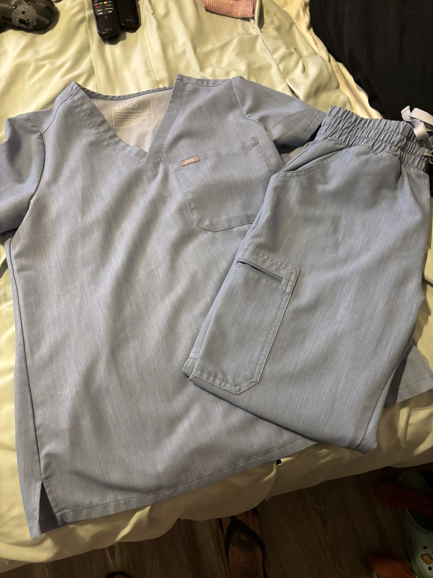 Xs Figs Scrubs