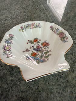 Wedgwood Kutani Crane Shell Dish Bone China England 6” Gold Trim Vintage