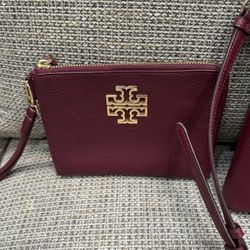 New Tory wristlet 