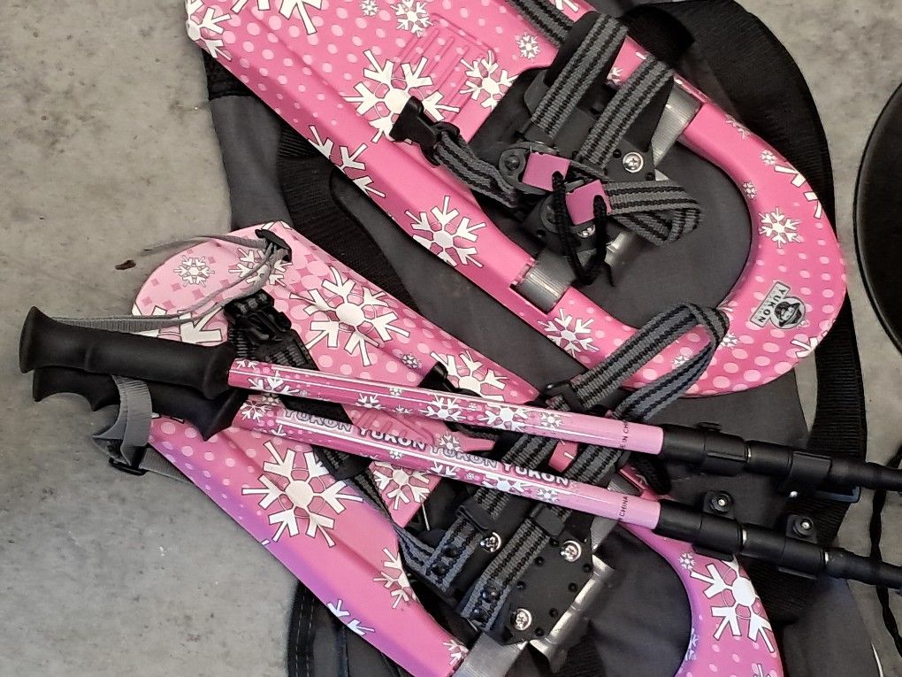 Yukon Charlies Snowshoes, Poles & Storage Bag - Youth Girls