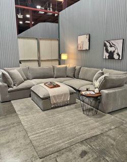 LIKE NEW! 6 Piece Sareen CLOUD Modular Sectional Couch (FREE DELIVERY 🚚)