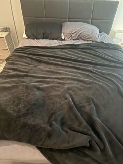 Queen bed and bedframe. Memory foam mattress