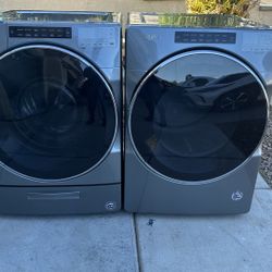 Whirlpool Washer And Gas Dryer Set $650
