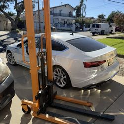 manual forklift 