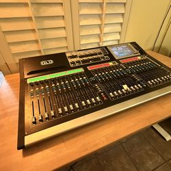 Allen & Heath GLD-112 Digital Mixing Console