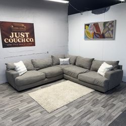 Free Delivery - Raymour & Flanigan Cater 3 Piece Sectional Couch - Retail : $2,800