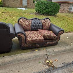 Free L9ve Seat And Sofa