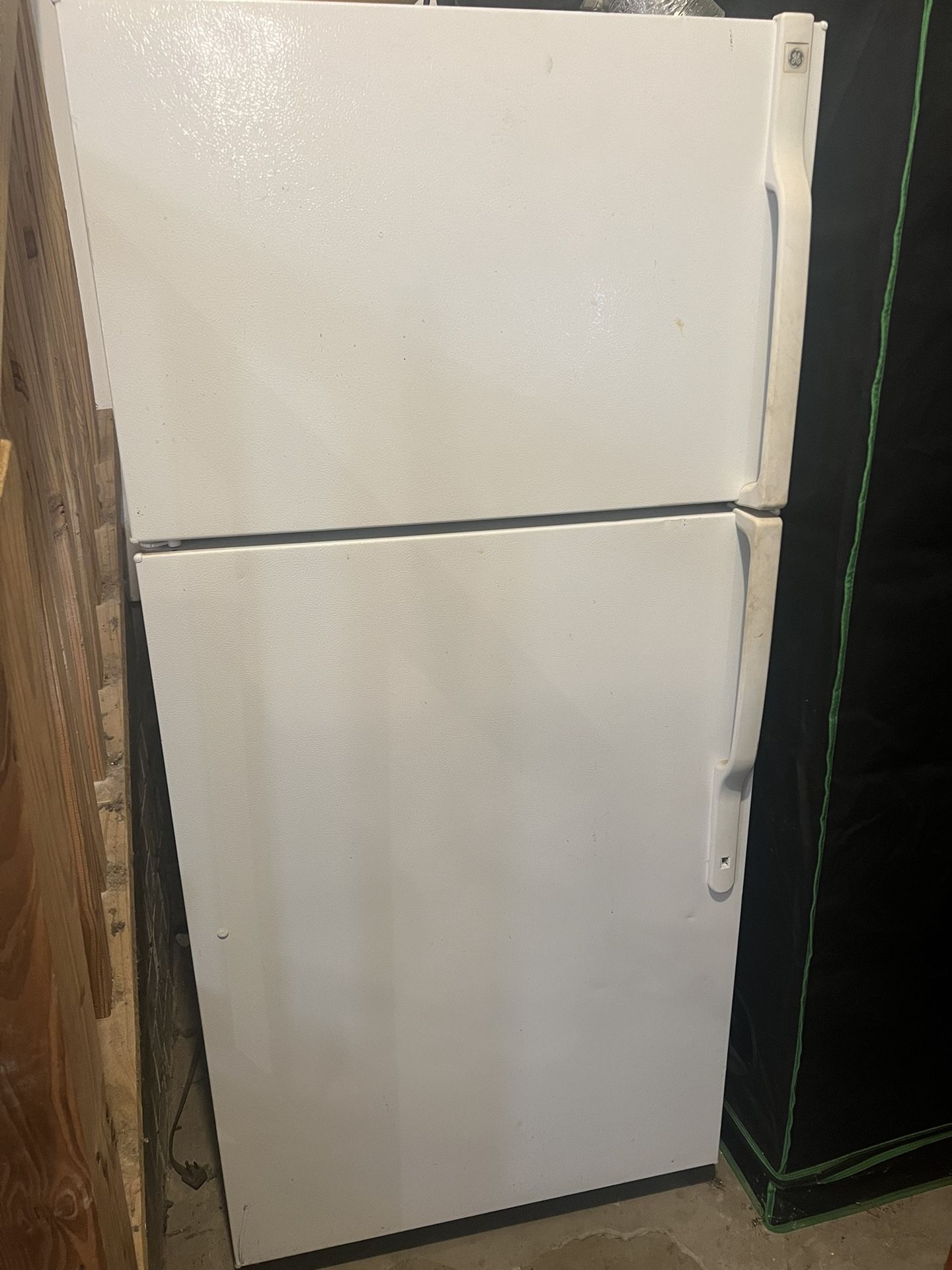 GE Refrigerator