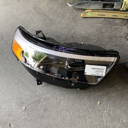 2020-2022 Ford Explorer Passenger Headlight