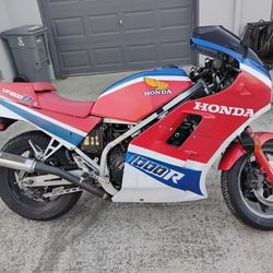 Honda VF1000R