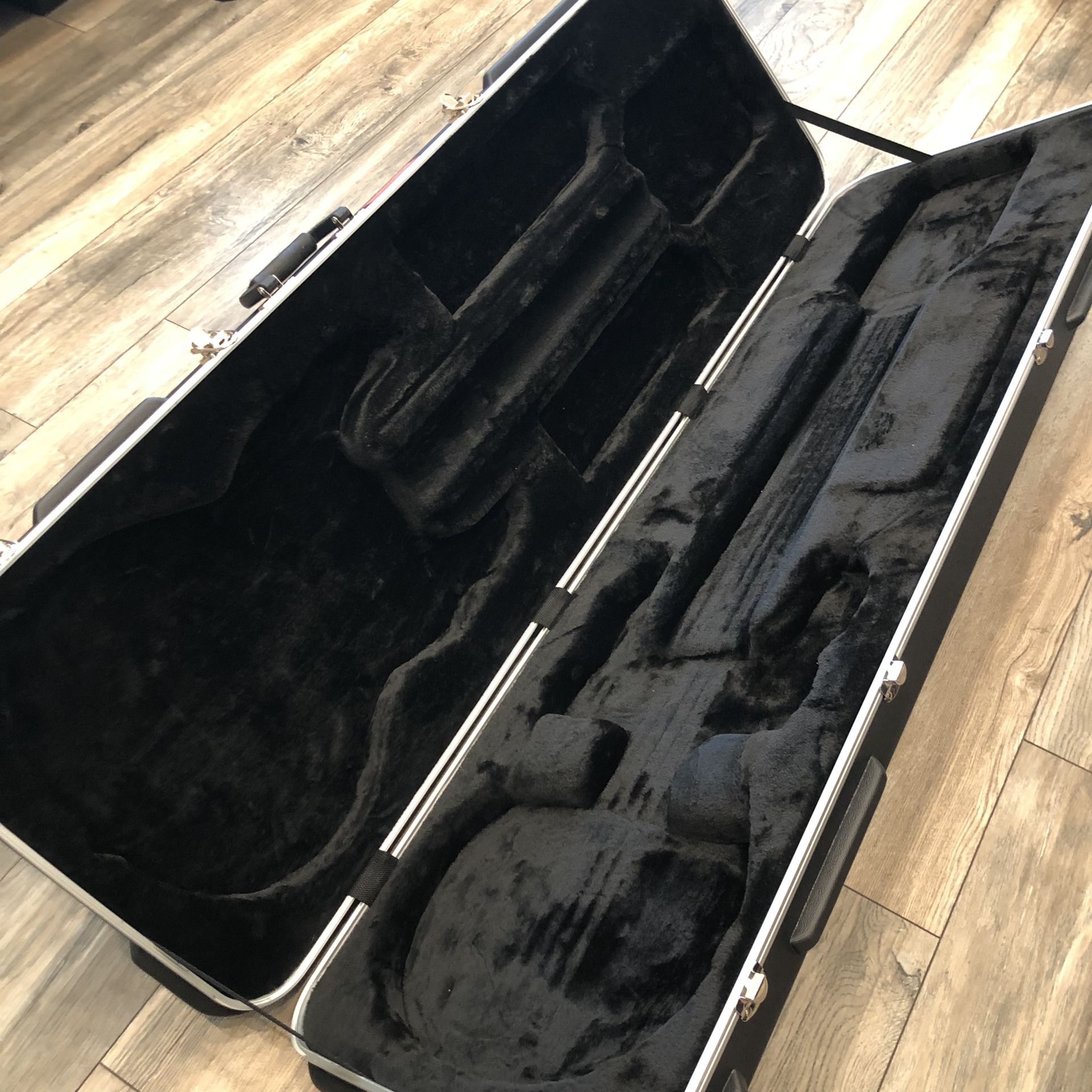 Bass Guitar Case 4980 Stingray Ernie Ball