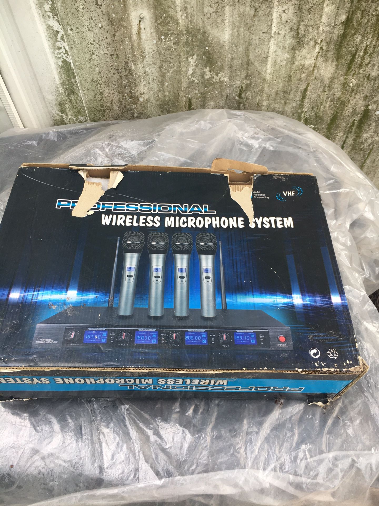 Professional Wireless Microphone